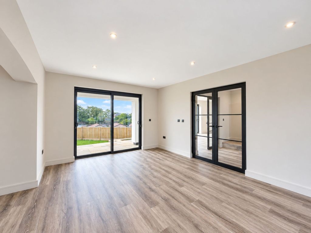 Property photo 2 of 32