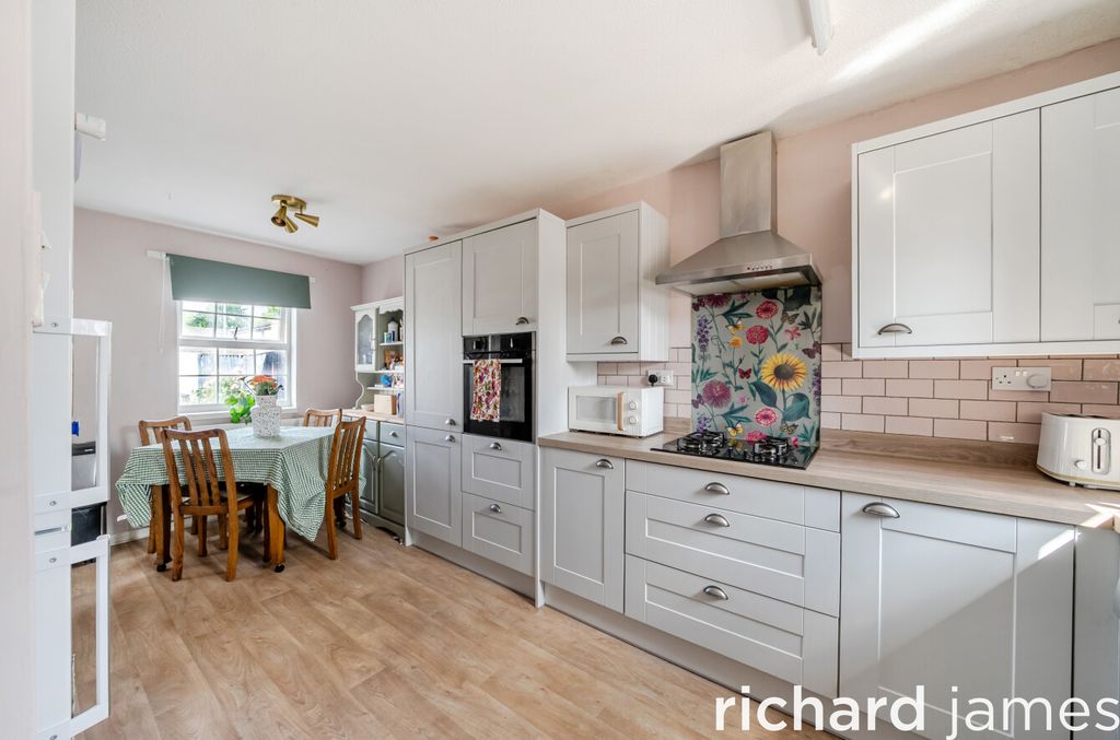 Property photo 3 of 11 9Cf70E6c8E254B8784561545A620B946