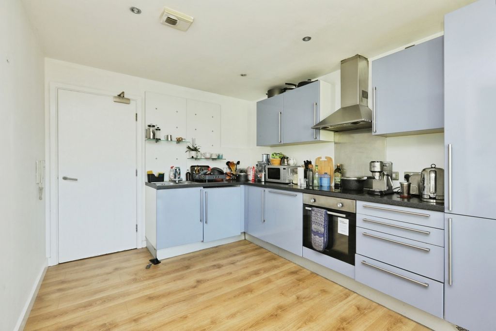 Property photo 3 of 17 Pbox-Img.Jpg