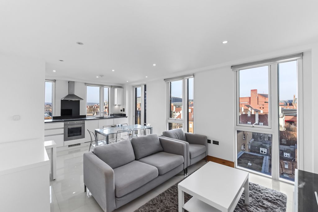 Property photo 2 of 9