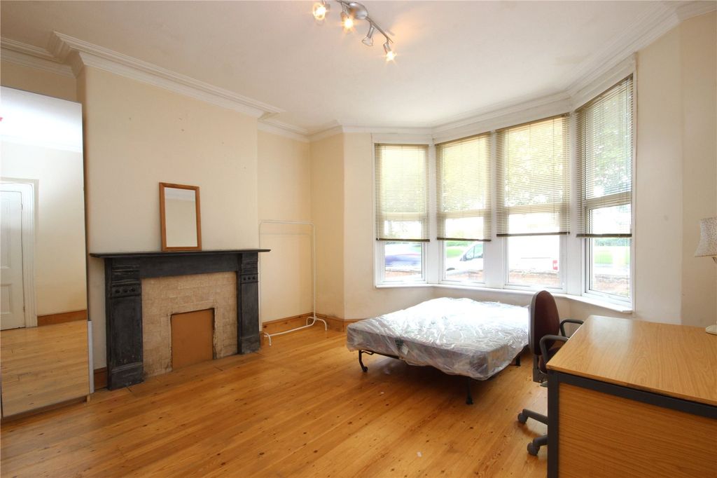 Additional image 5 of 8 bed terraced house to rentGloucester Road, Horfield, Bristol BS7