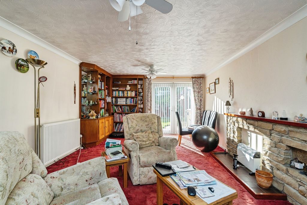 Property photo 3 of 17