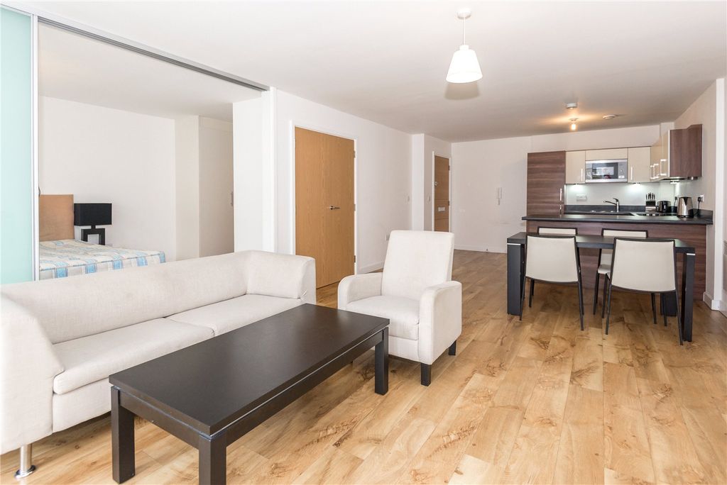 Property photo 3 of 12 Picture No. 06