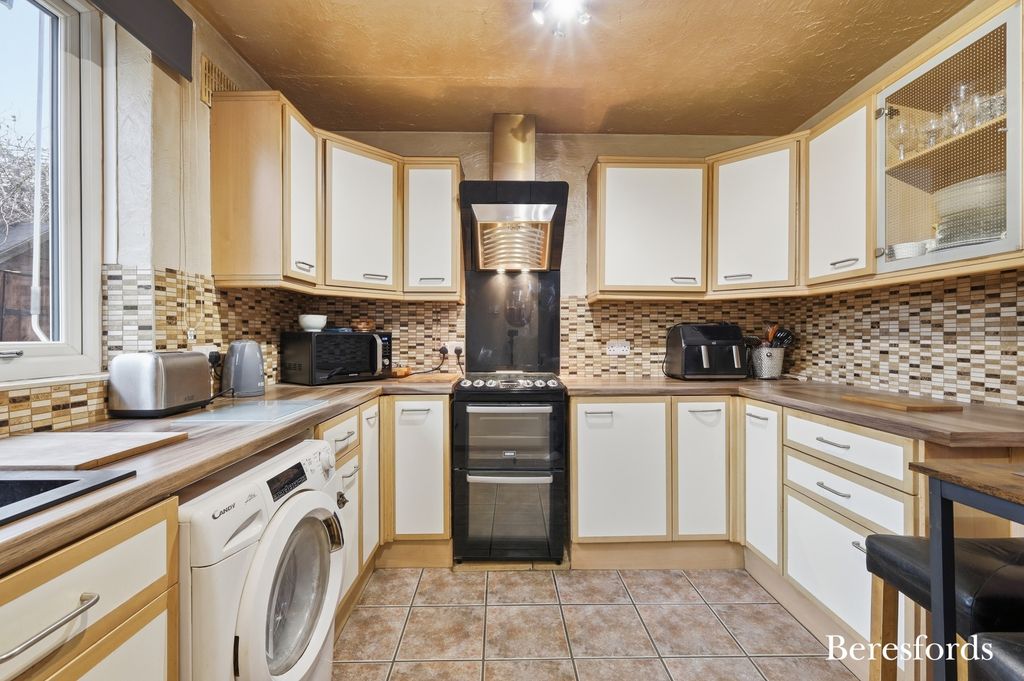 Property photo 2 of 28 Picture No. 02