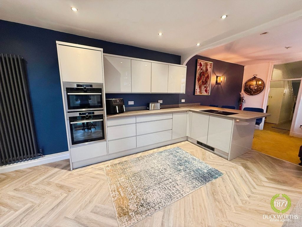 Property photo 1 of 58