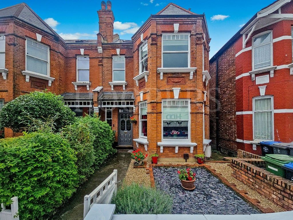 Property photo 1 of 17