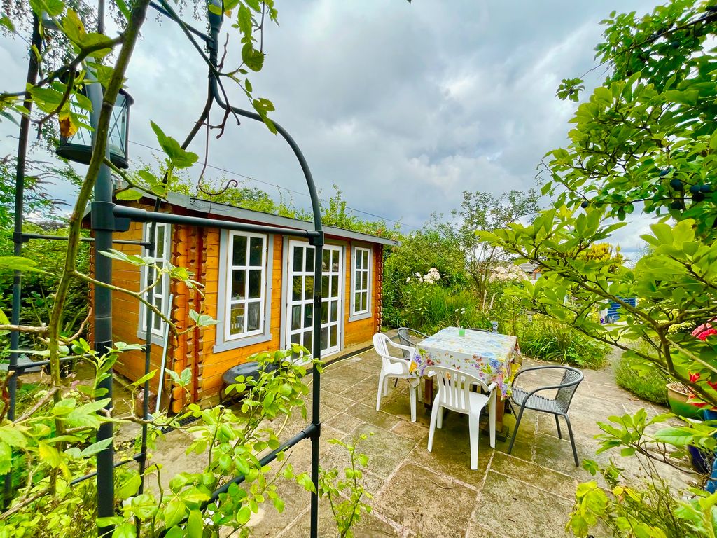 Property photo 3 of 16