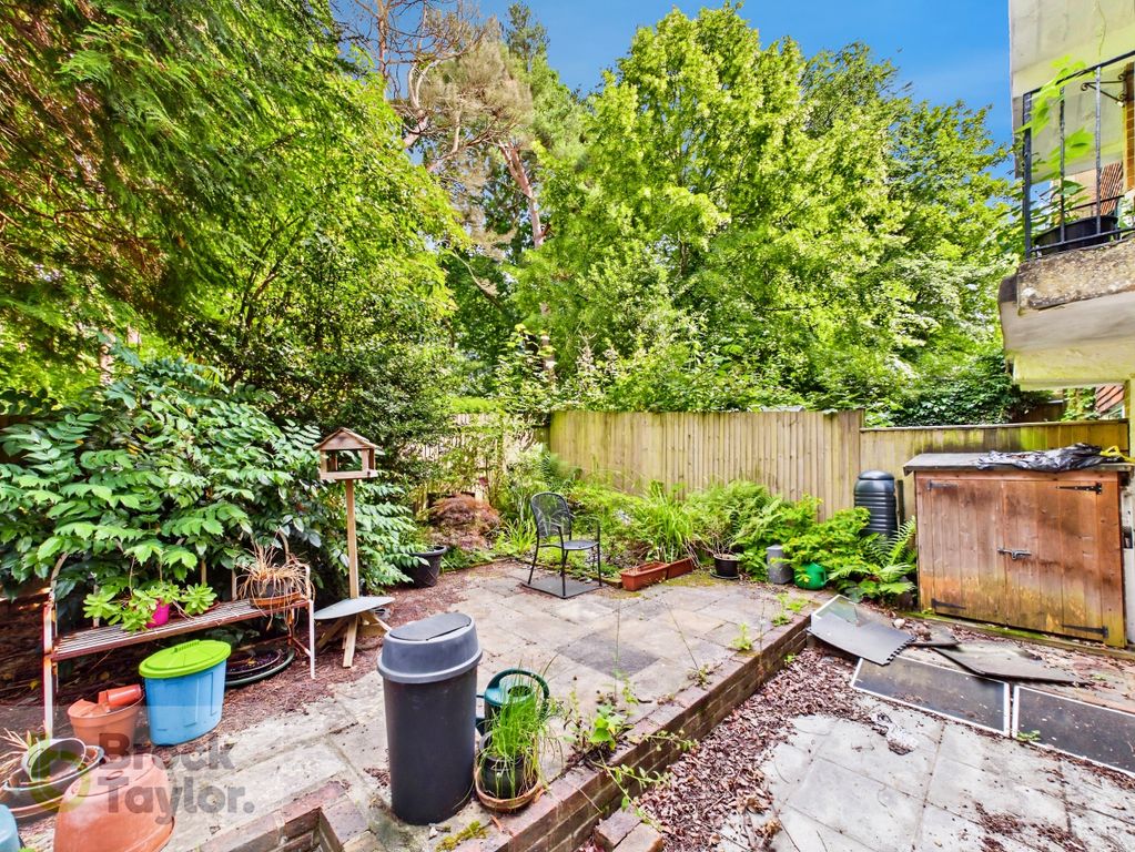 Property photo 2 of 13 Garden.