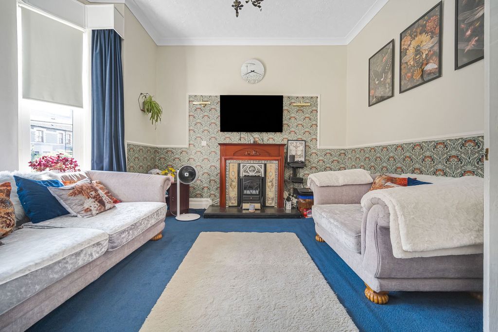 Property photo 2 of 44