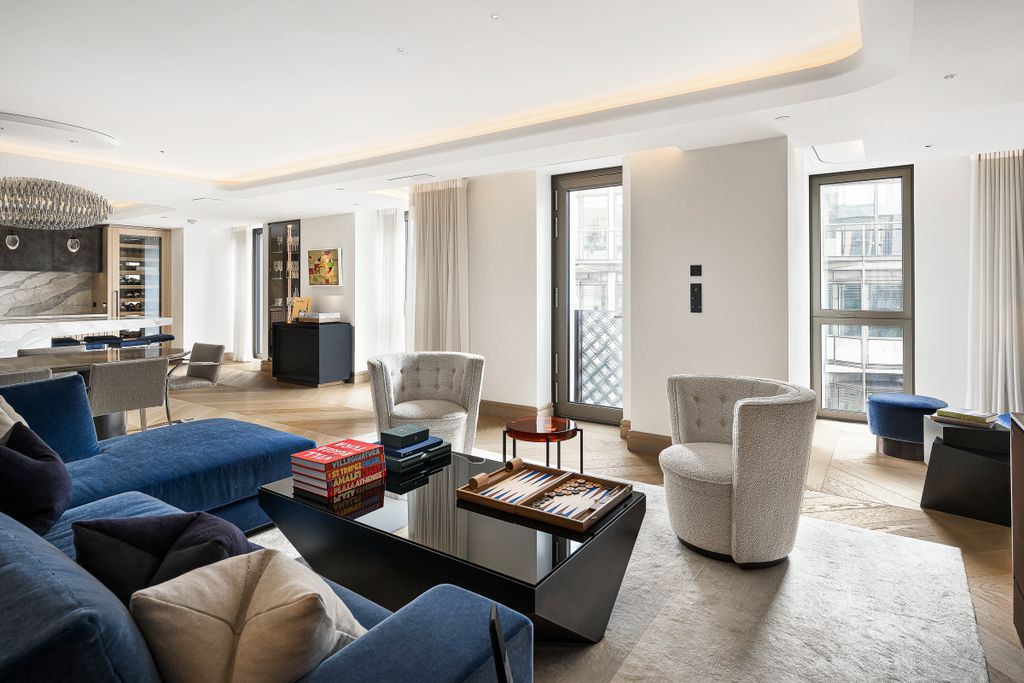 Property photo 2 of 20