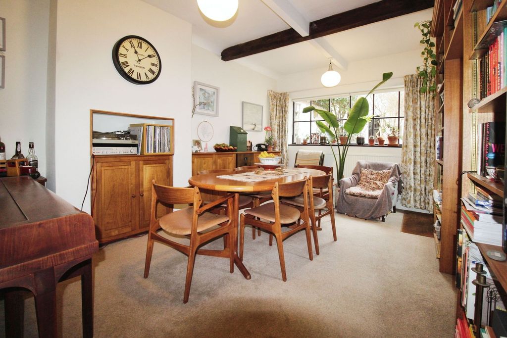 Property photo 2 of 23