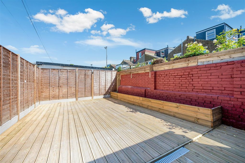 Property photo 3 of 11 Dryden Road (2).Jpg