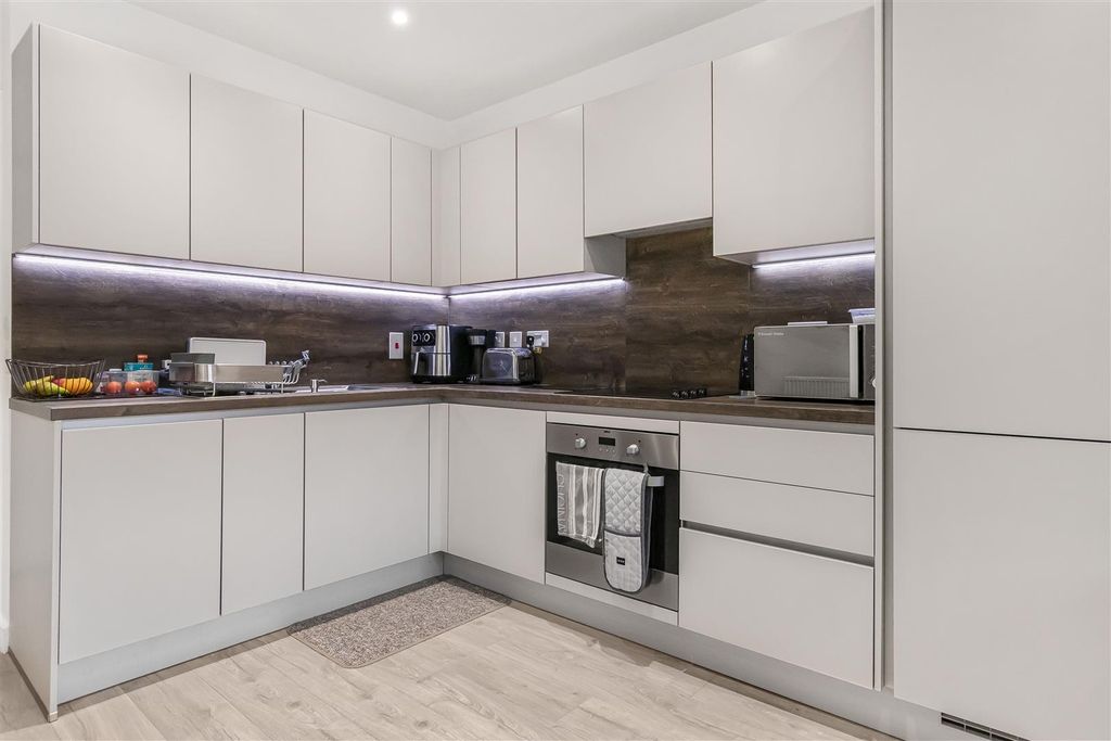 Property photo 1 of 14 8_46963.Jpg