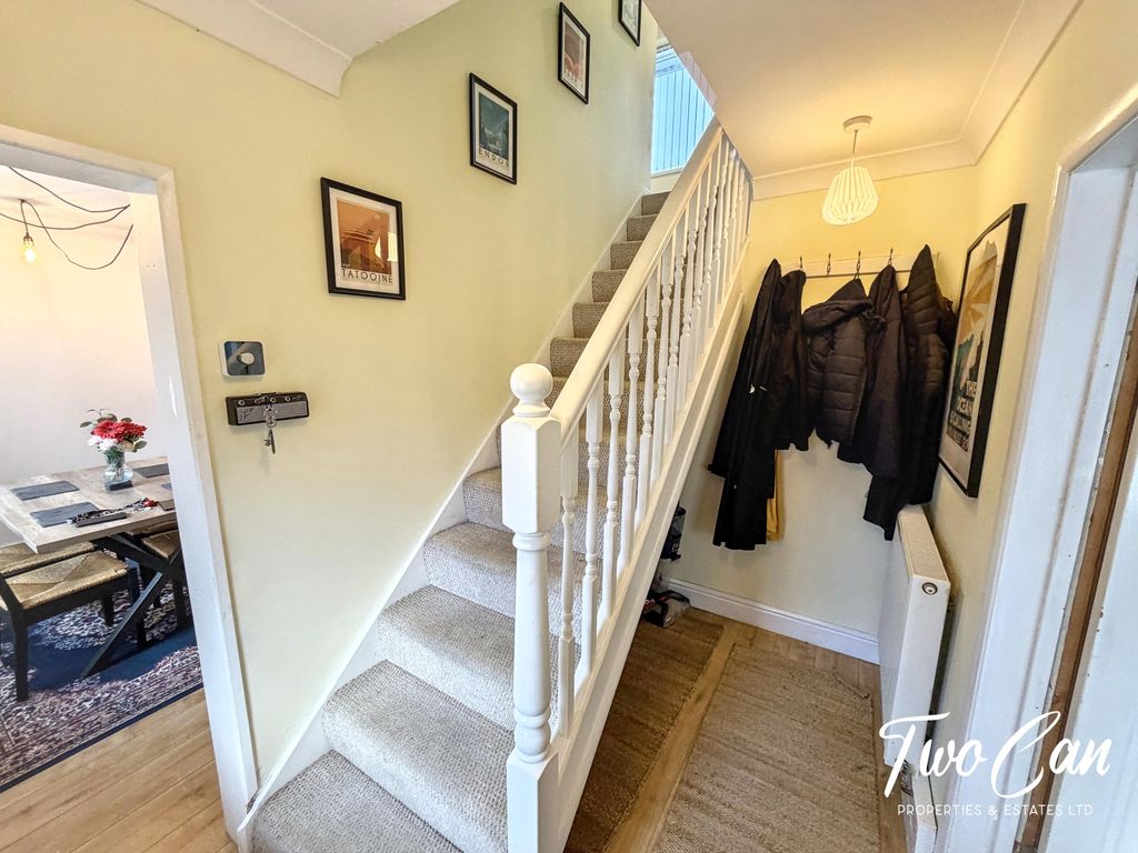 Property photo 3 of 27