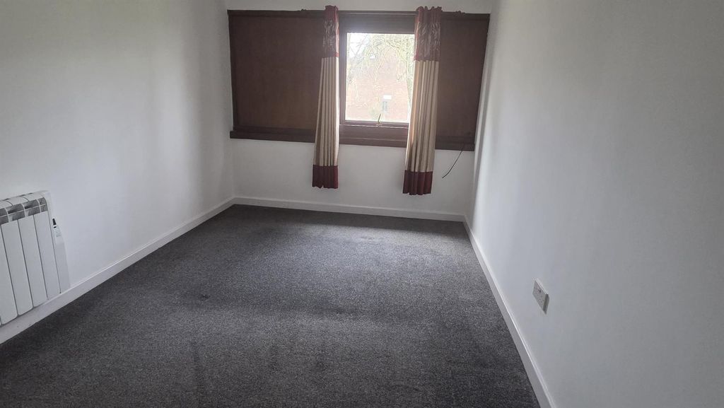 Property photo 3 of 7 20260309_143213.Jpg