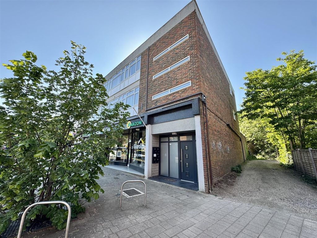 Property photo 1 of 20 External