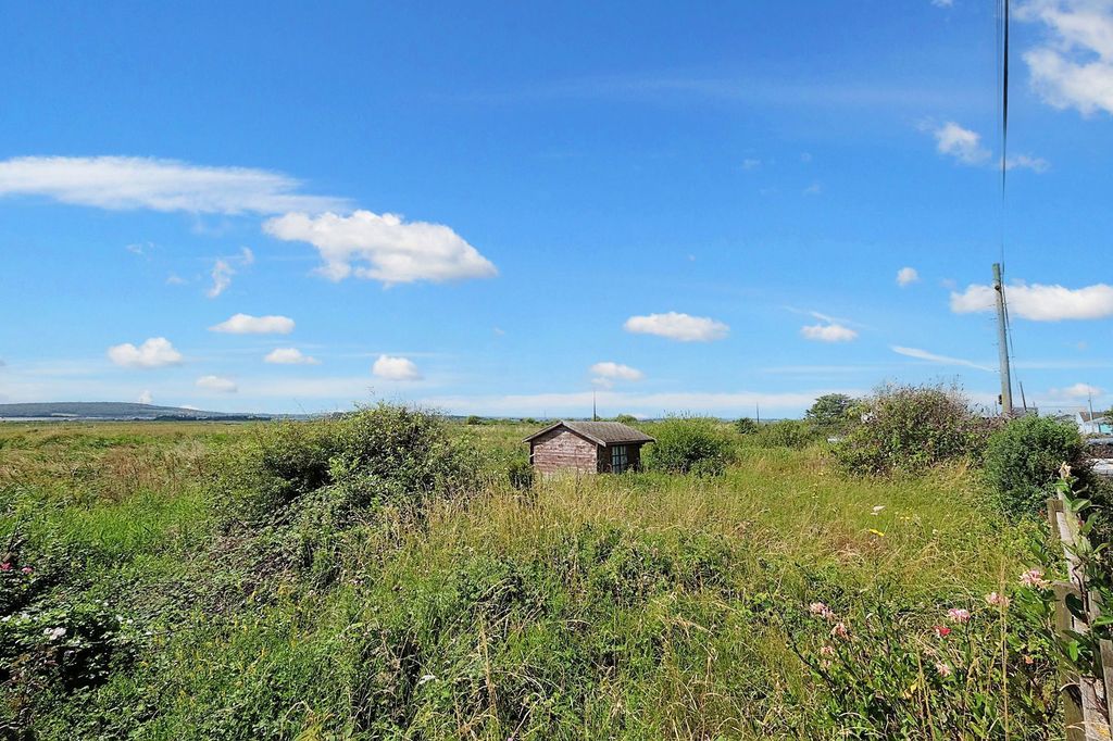 Property photo 3 of 6