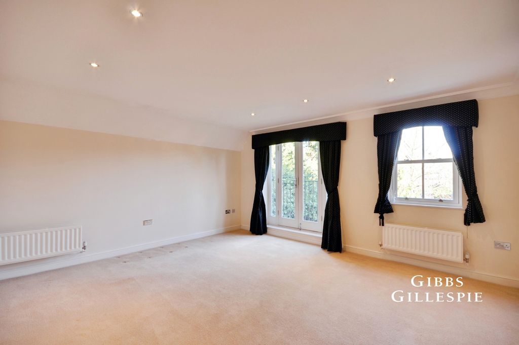 Property photo 3 of 10 Pbox-Img.Jpg