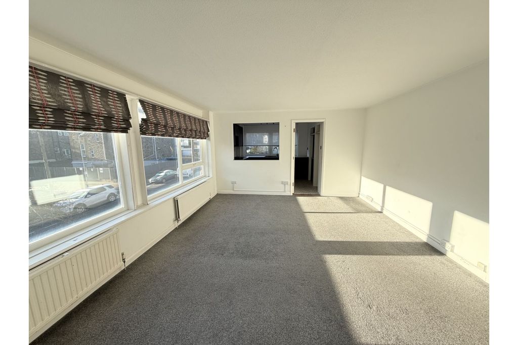 Property photo 3 of 30 Lounge/Dining Room