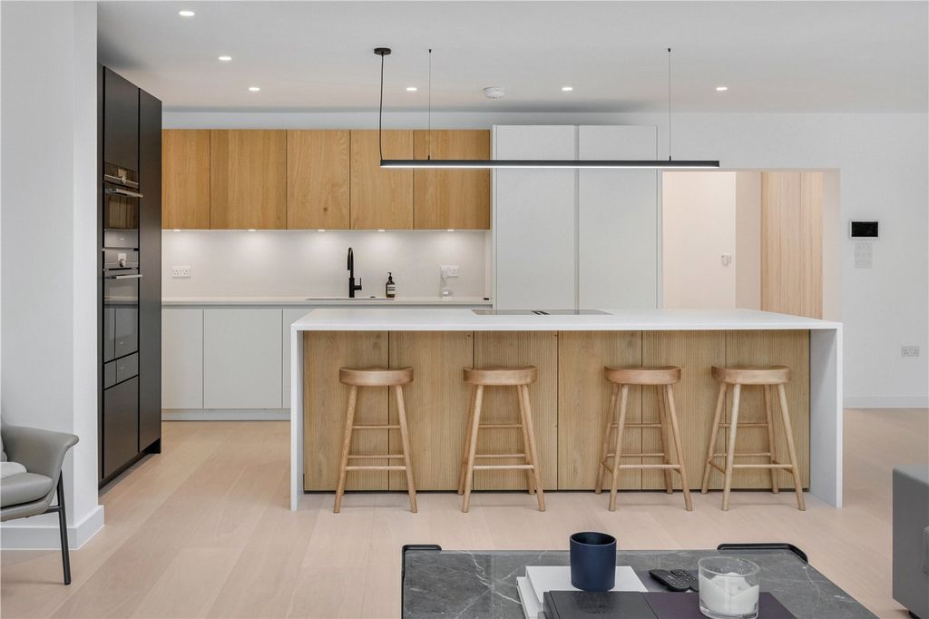 Property photo 3 of 42 Picture No. 24