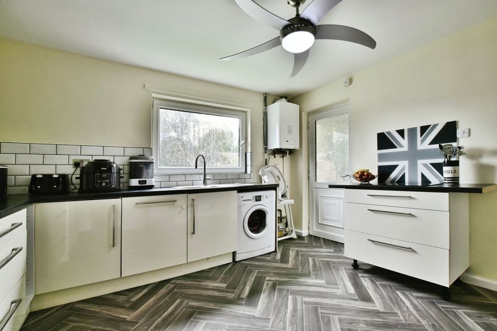 Property photo 3 of 11 Pbox-Img.Jpg