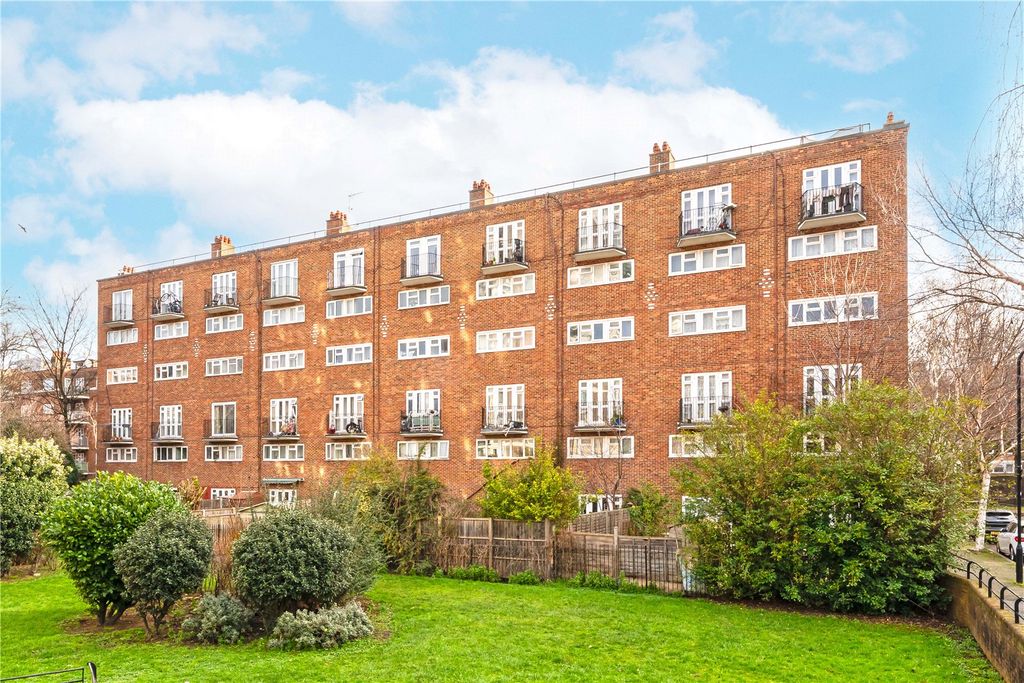 Property photo 1 of 12 External