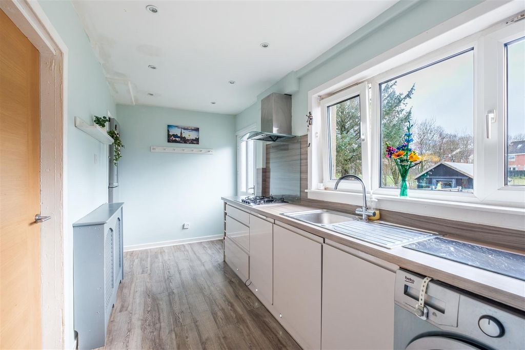 Property photo 3 of 15 Dovecastle Drive-17.Jpg