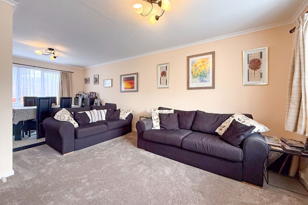 Property photo 3 of 13 5183557
