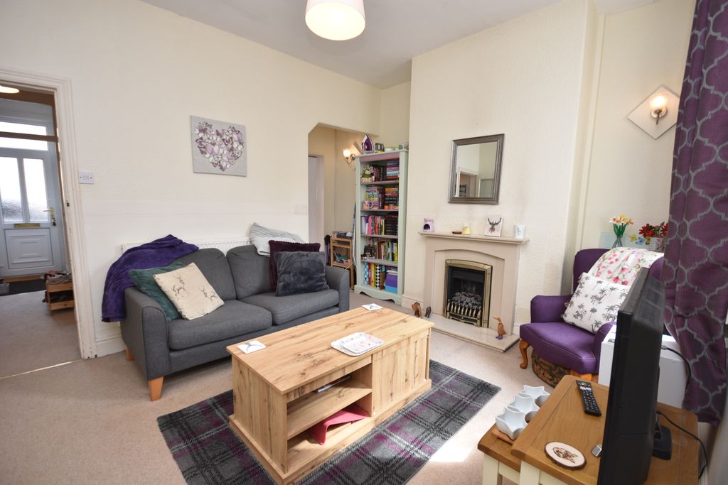 Property photo 2 of 17