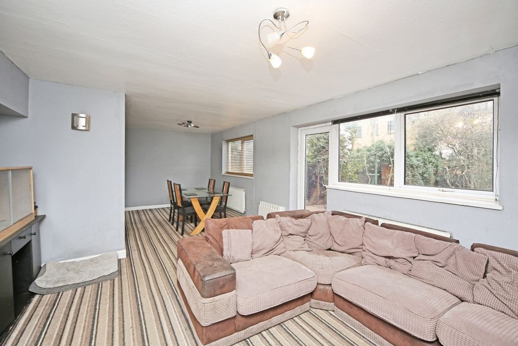 Property photo 3 of 13 Pbox-Img.Jpg