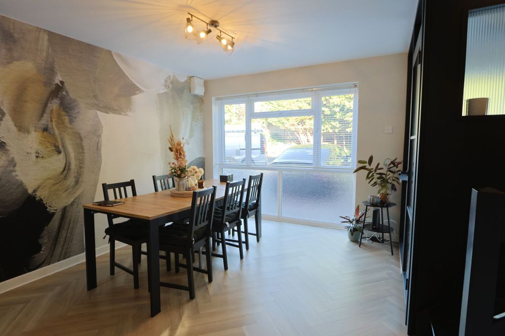 Property photo 2 of 26