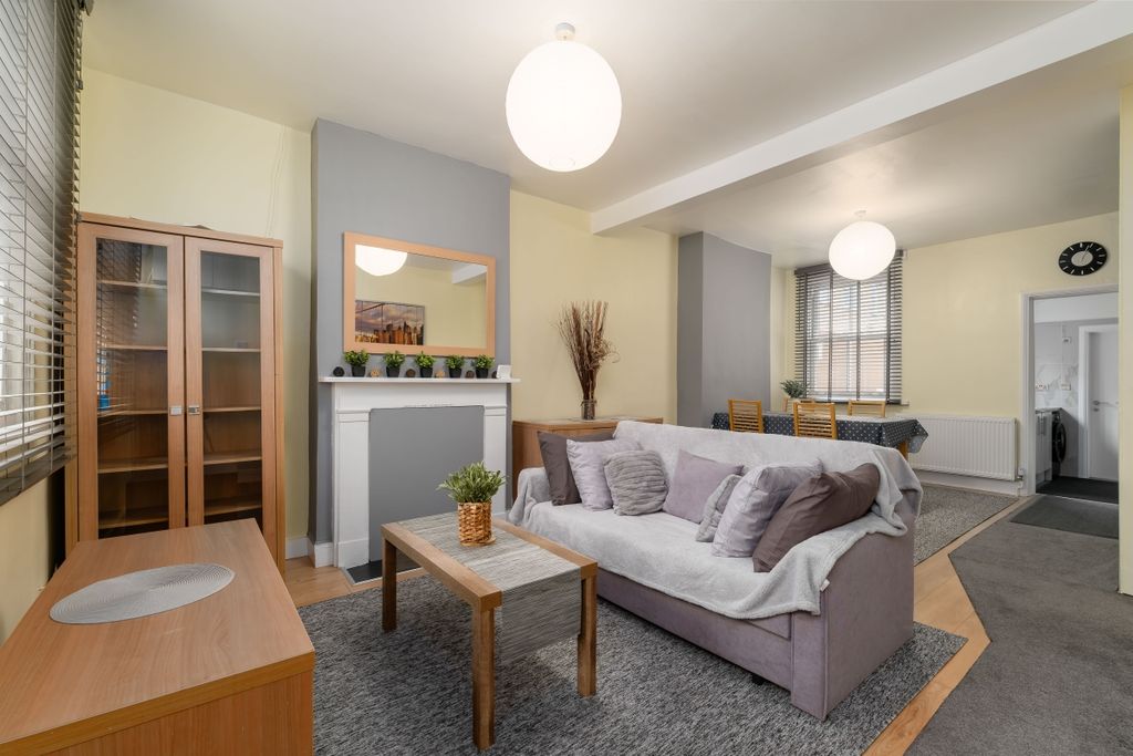 Property photo 1 of 16 Reception