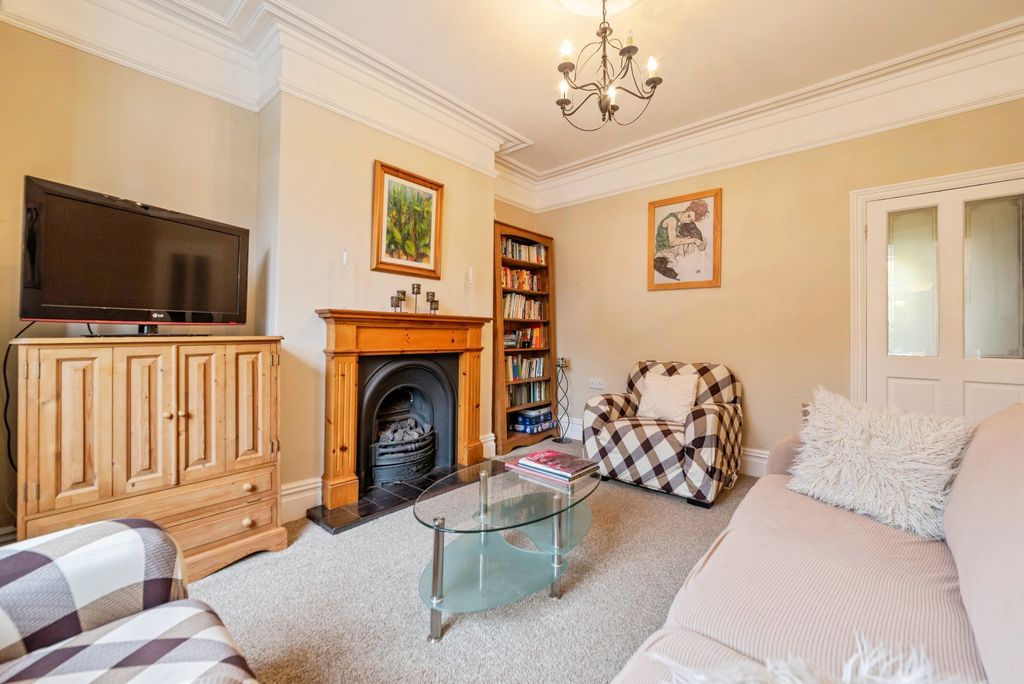 Property photo 3 of 18 95_Houghton_Road-21