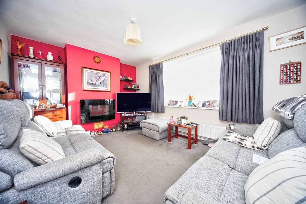 Property photo 3 of 20