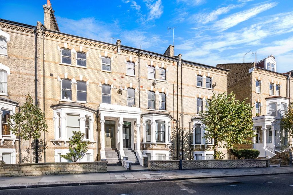 Property photo 1 of 8