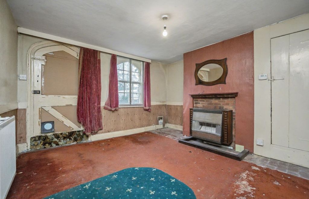 Property photo 2 of 10