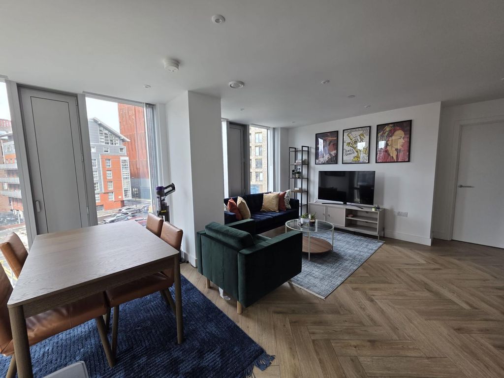 Property photo 2 of 11