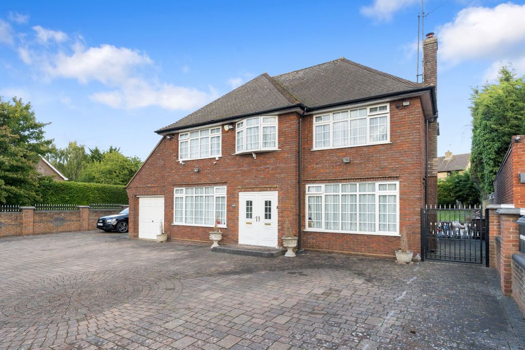 Property photo 1 of 26