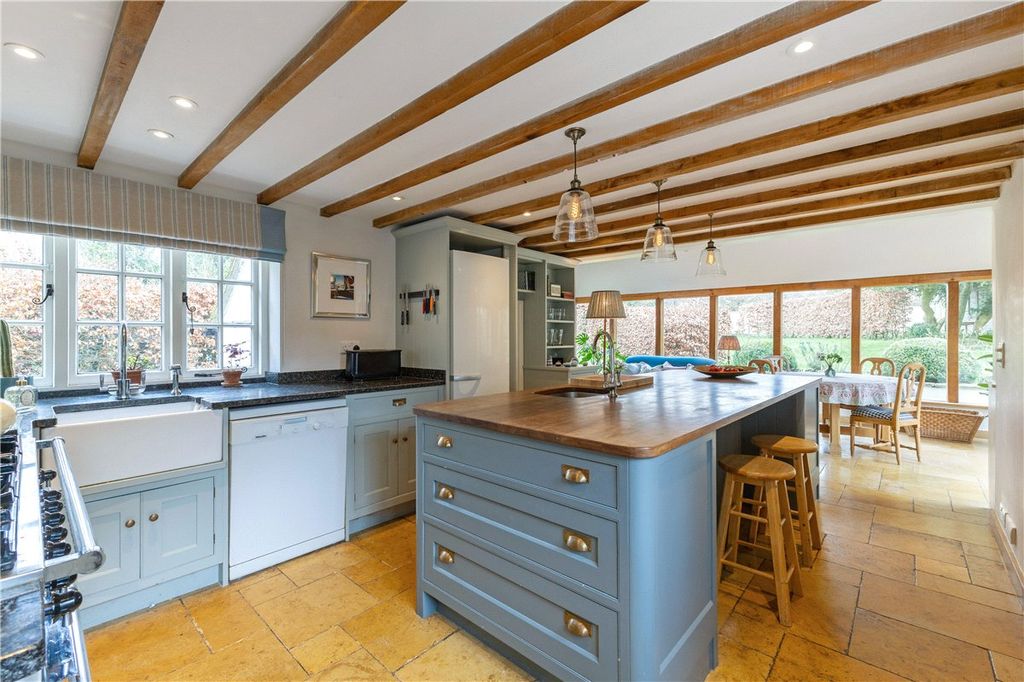 Property photo 3 of 28 Kitchen