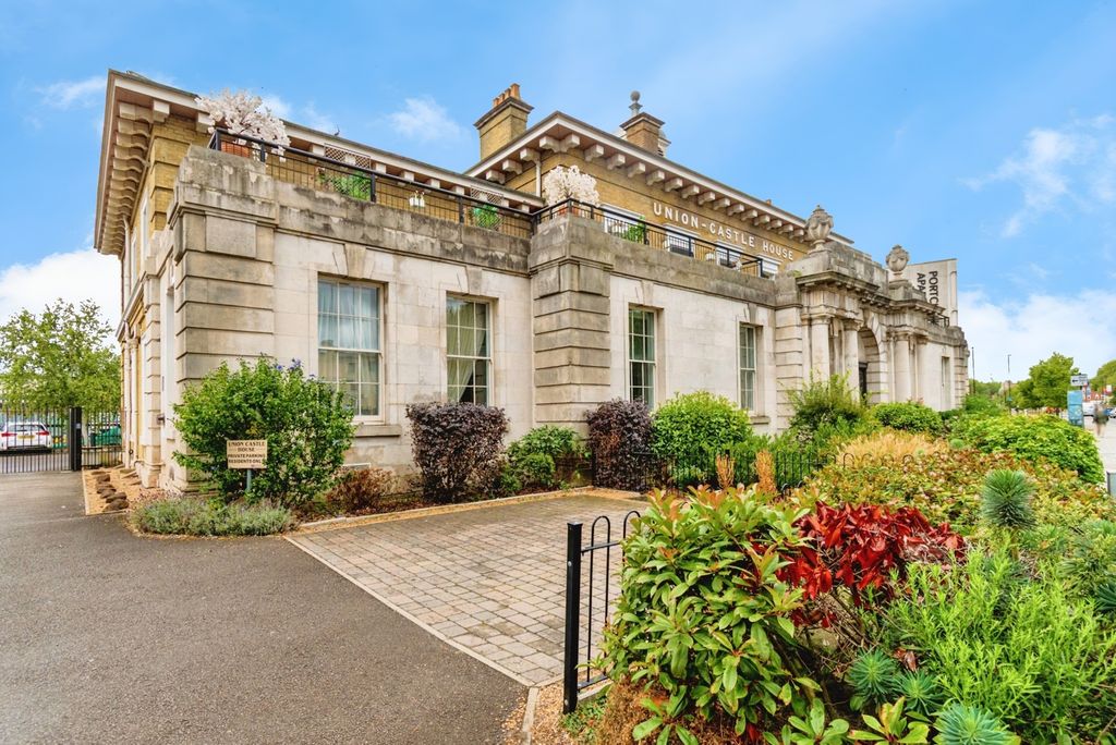 Property photo 1 of 15 Photo