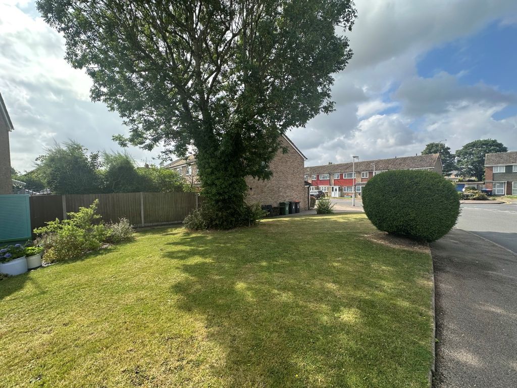 Property photo 2 of 17 4402111