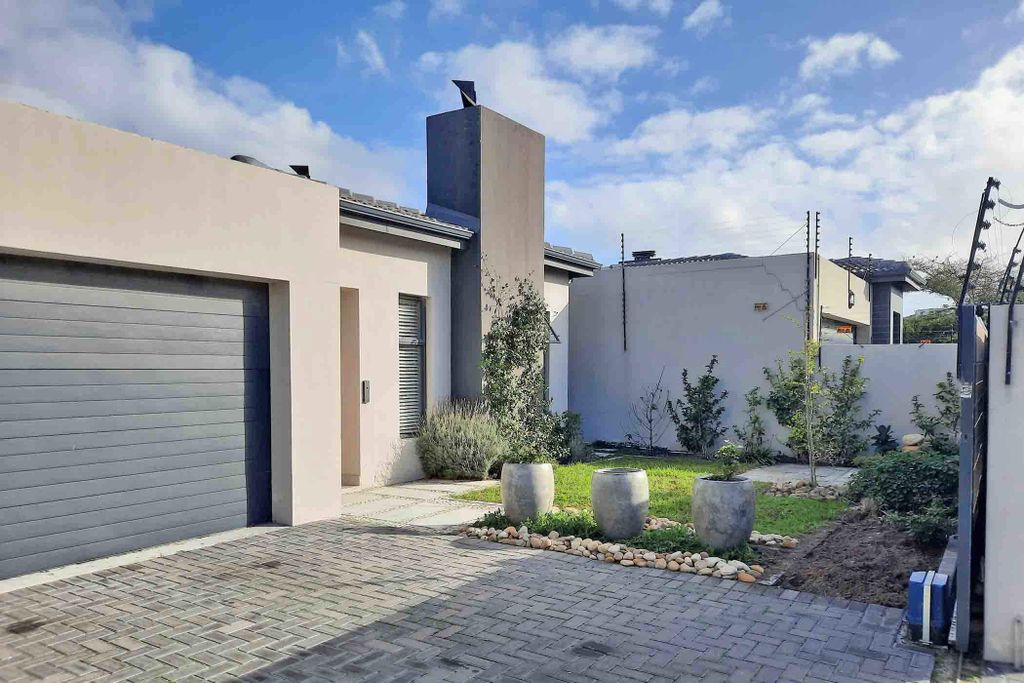 Property photo 2 of 15 1TV1704766