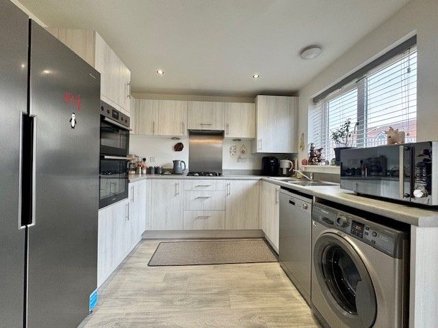 Property photo 3 of 13 9