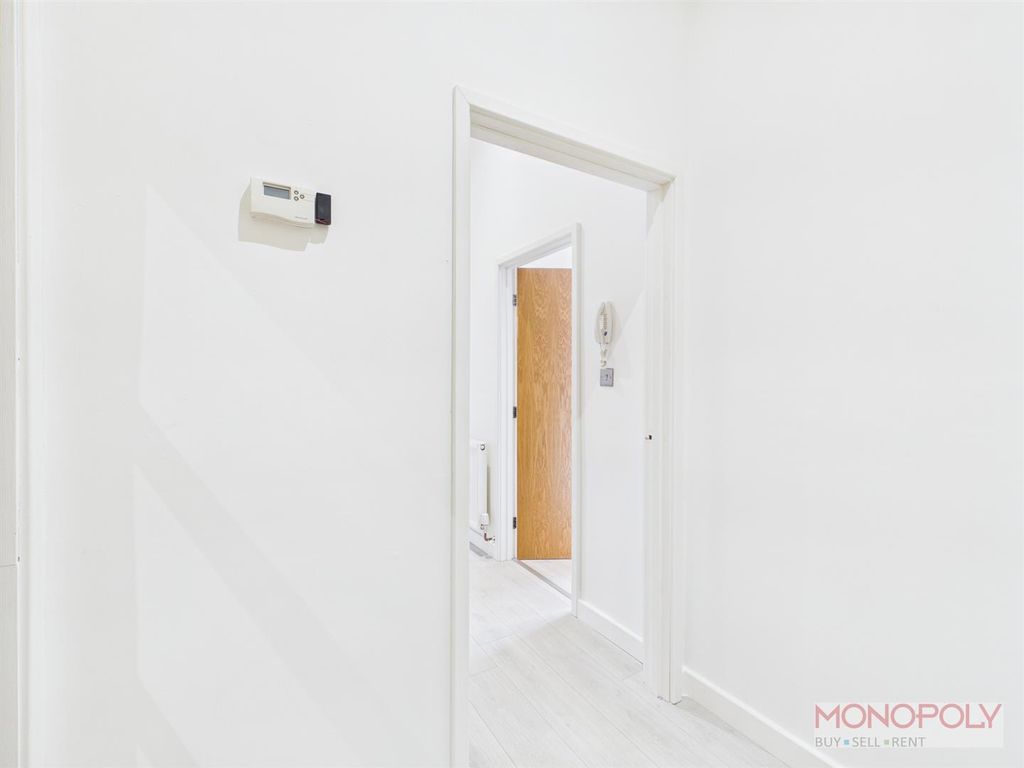 Property photo 3 of 13 Cam04439G0-Pr0237-Still002.Jpg