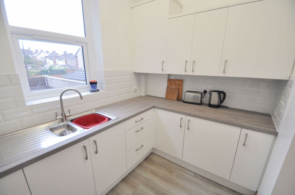 Property photo 2 of 32