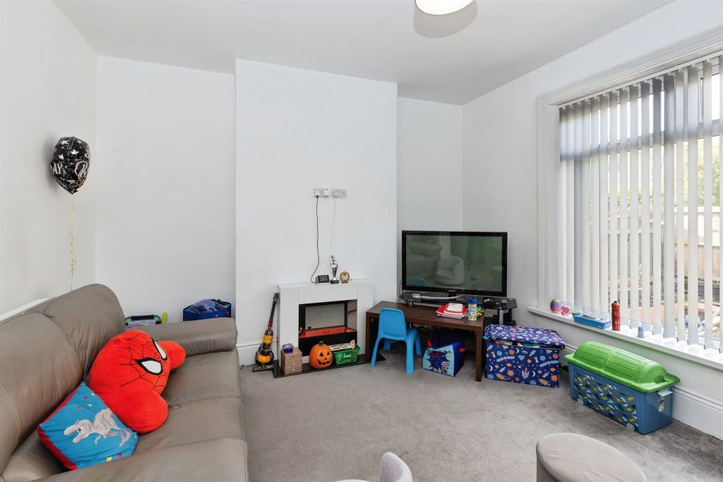 Property photo 3 of 11