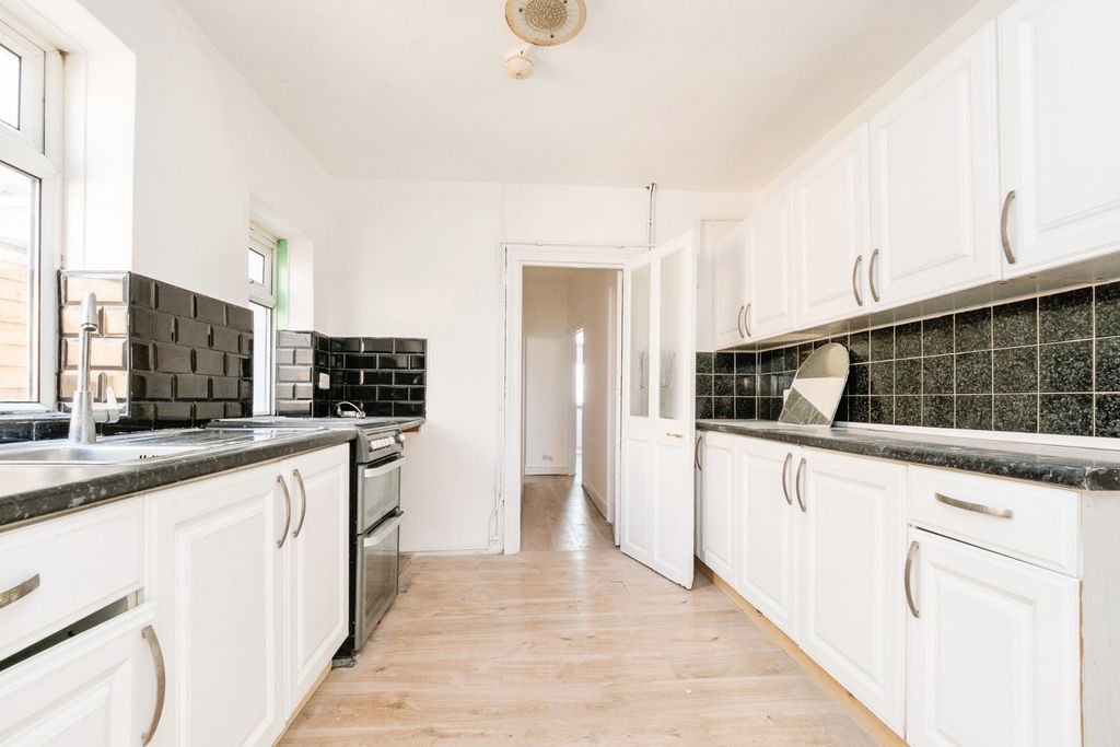 Property photo 2 of 16 Photo