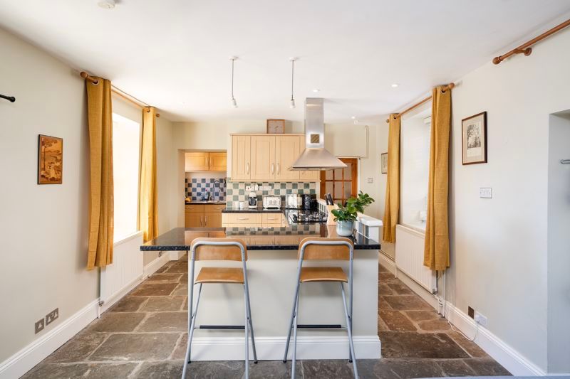 Property photo 3 of 19 Photo 4