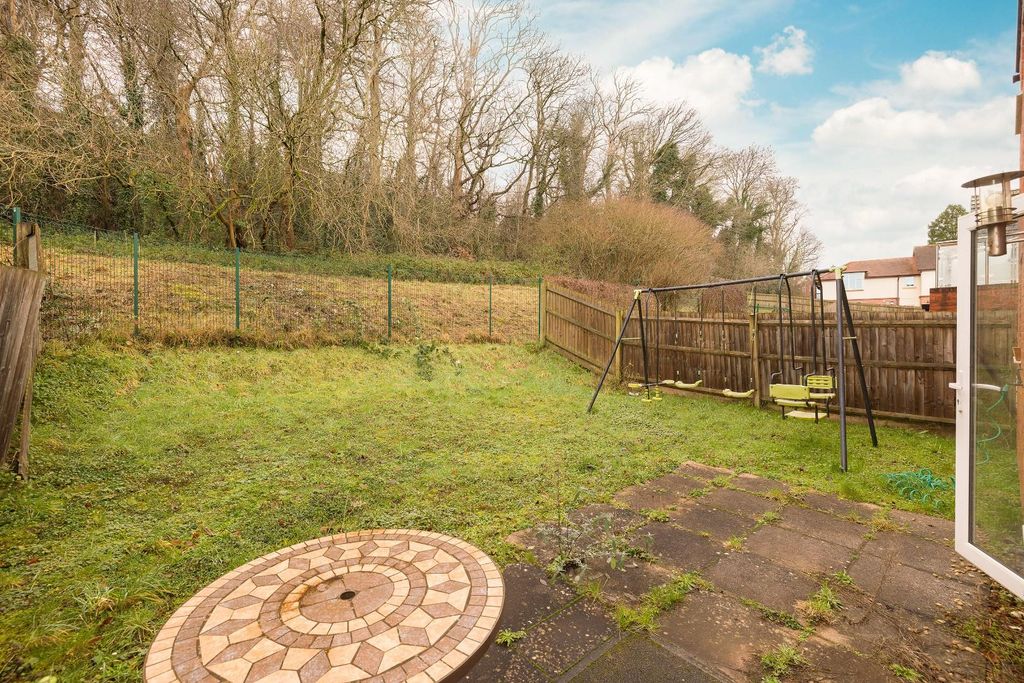 Property photo 3 of 17 Char7976.Jpg