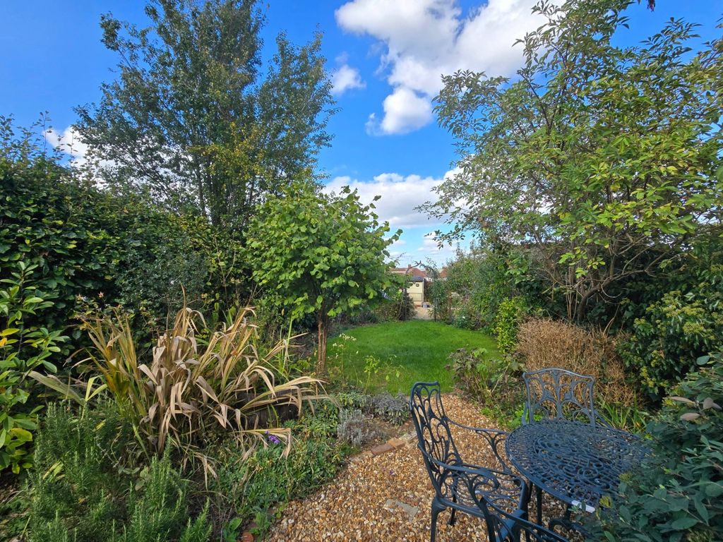 Property photo 3 of 19 Garden